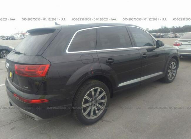Audi Q7 2018, 2.0L, 4x4, uszkodzony bok