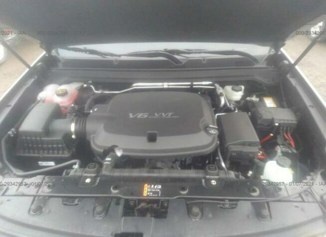 Chevrolet Colorado 2021, 3.6L, 4x4, lekko uszkodzony tył