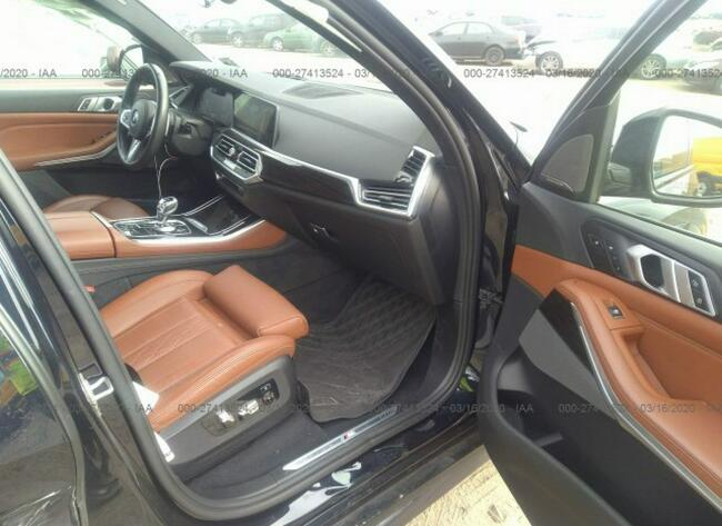 BMW X5 2019, 3.0L, 4x4, uszkodzony bok