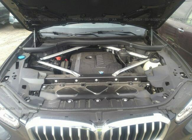 BMW X5 2019, 3.0L, 4x4, uszkodzony bok