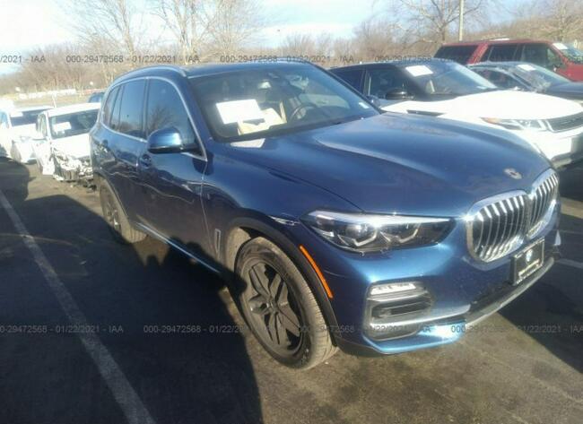 BMW X5 2020, 3.0L, 4x4, porysowany lakier