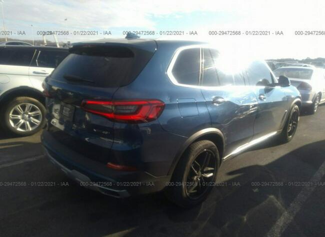BMW X5 2020, 3.0L, 4x4, porysowany lakier