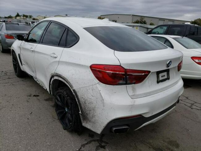 BMW X6 2018, 3.0L, 4x4, uszkodzony bok