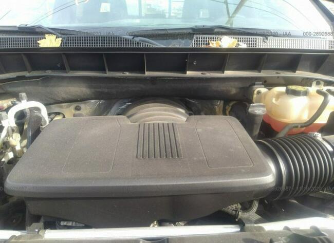 Chevrolet Silverado 2019, 6.2L, 4x4, porysowany lakier