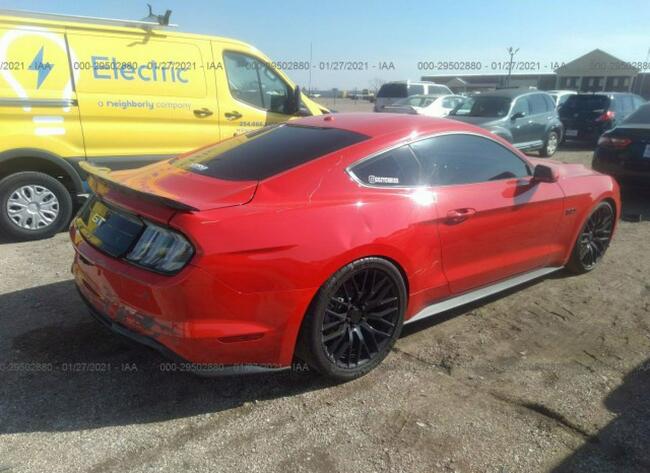 Ford Mustang 2020, 5.0L, lekko uszkodzony tył