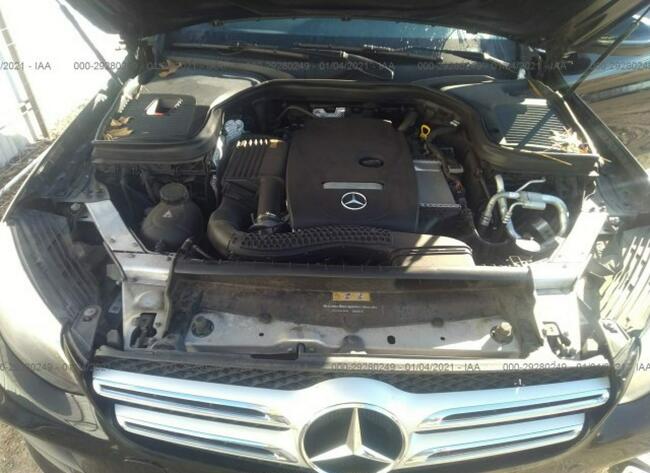 Mercedes GLC 300 2017, 2.0L, uszkodzony przód