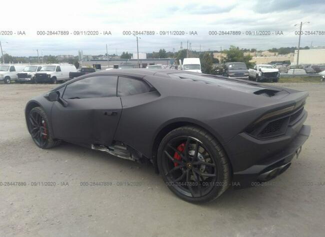 Lamborghini Huracan 2019, 5.2L, RWD, uszkodzony bok