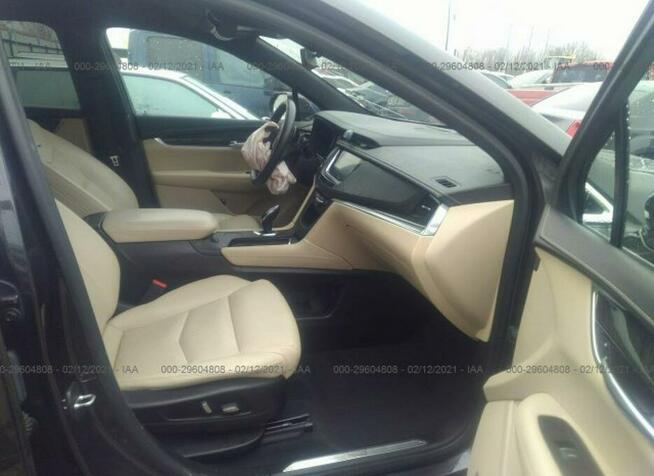 Cadillac XT5 2018, 3.6L, 4x4, uszkodzony przód