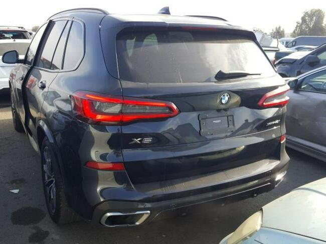BMW X5 2019, 3.0L, 4x4, uszkodzony bok