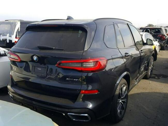 BMW X5 2019, 3.0L, 4x4, uszkodzony bok