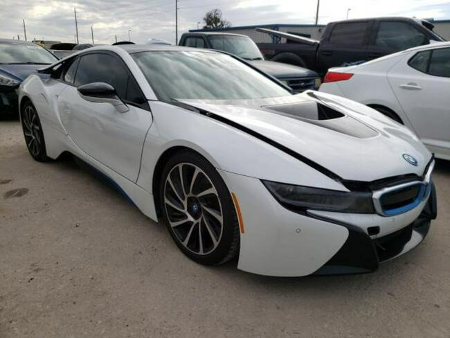 BMW i8 2015, 1.5L, 4x4, uszkodzony przód