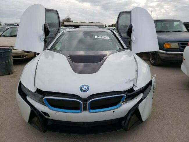 BMW i8 2015, 1.5L, 4x4, uszkodzony przód