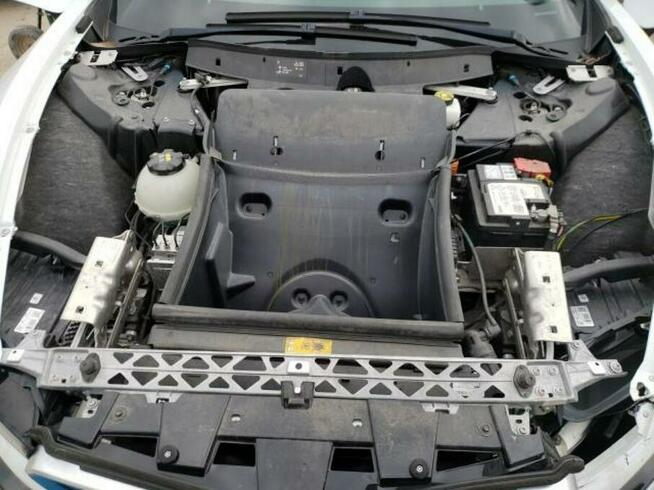 BMW i8 2015, 1.5L, 4x4, uszkodzony przód