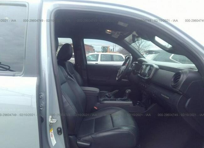 Toyota Tacoma 2018, 3.5L, 4x4, lekko uszkodzony tył