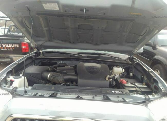 Toyota Tacoma 2018, 3.5L, 4x4, lekko uszkodzony tył