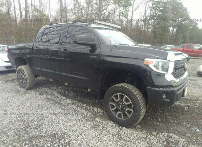 Toyota Tundra 2018, 5.7L, 4x4, uszkodzony tył