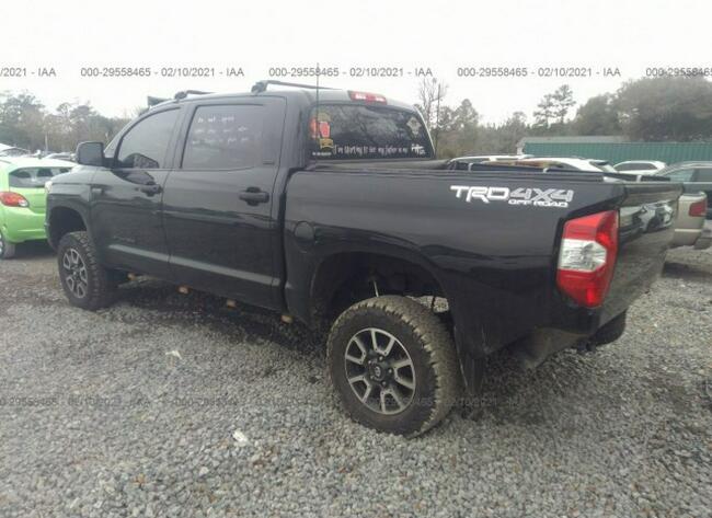 Toyota Tundra 2018, 5.7L, 4x4, uszkodzony tył