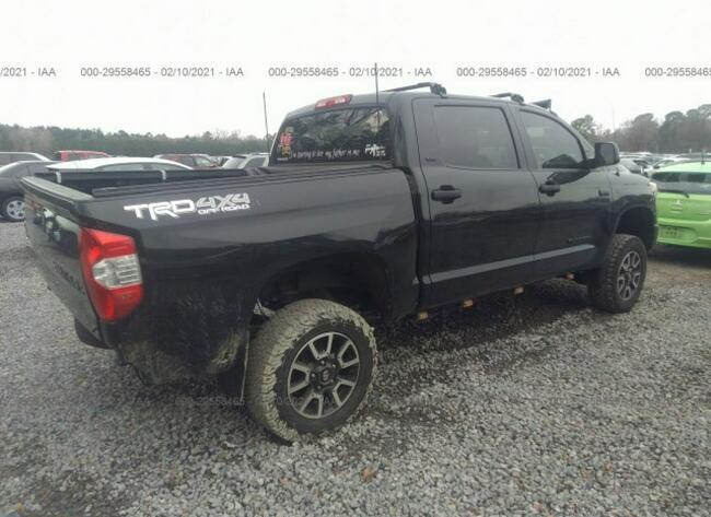 Toyota Tundra 2018, 5.7L, 4x4, uszkodzony tył