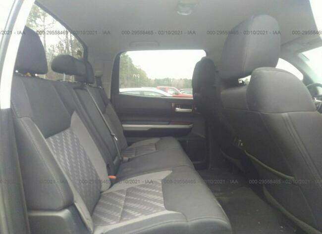 Toyota Tundra 2018, 5.7L, 4x4, uszkodzony tył