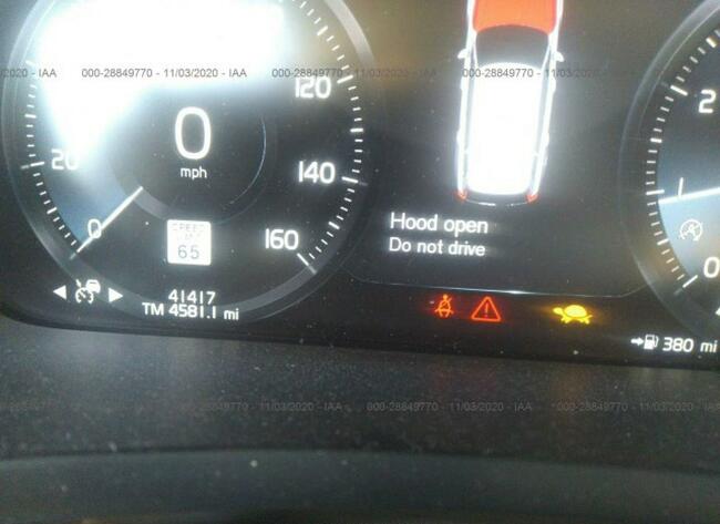 Volvo XC 90 2017, 2.0L, 4x4, uszkodzony przód