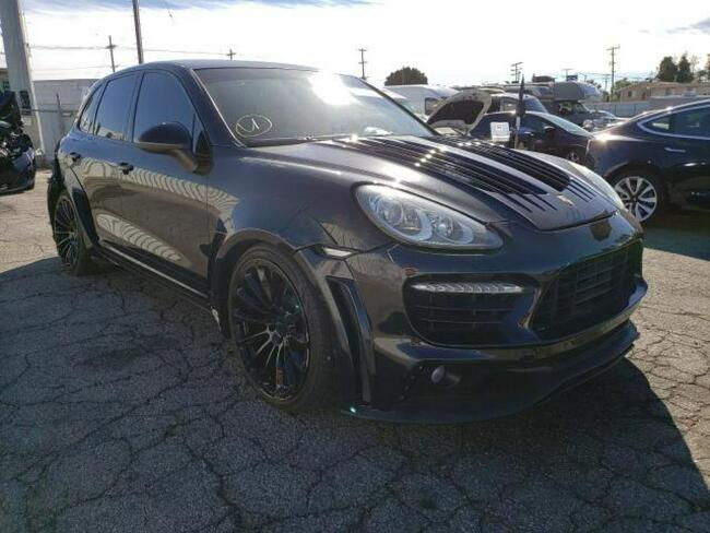 Porsche Cayenne Turbo S, 2011, 4.8L, 4x4, uszkodzony tył
