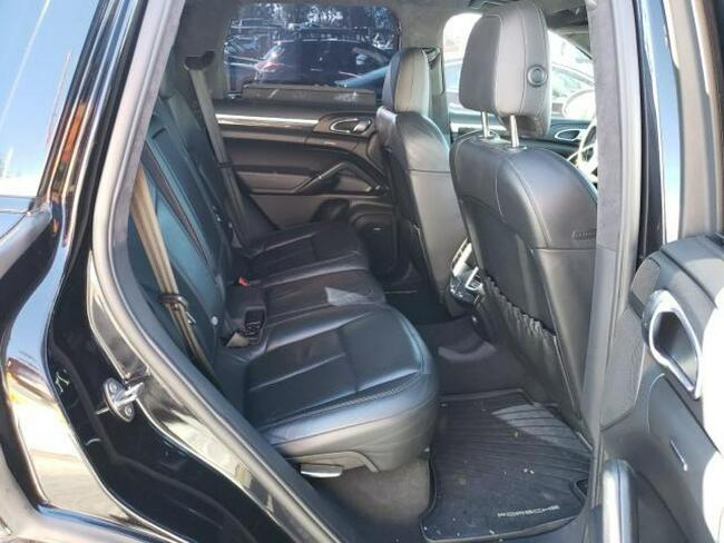 Porsche Cayenne Turbo S, 2011, 4.8L, 4x4, uszkodzony tył