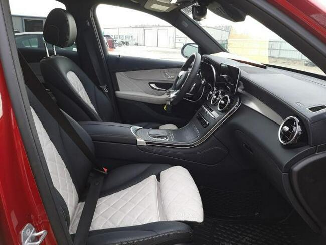 Mercedes GLC 300 2020, 2.0L, 4x4, uszkodzone podwozie