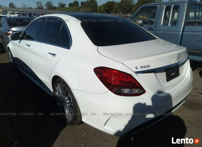 Mercedes C 300 2017, 2.0L, uszkodzony przód