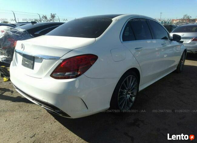 Mercedes C 300 2017, 2.0L, uszkodzony przód