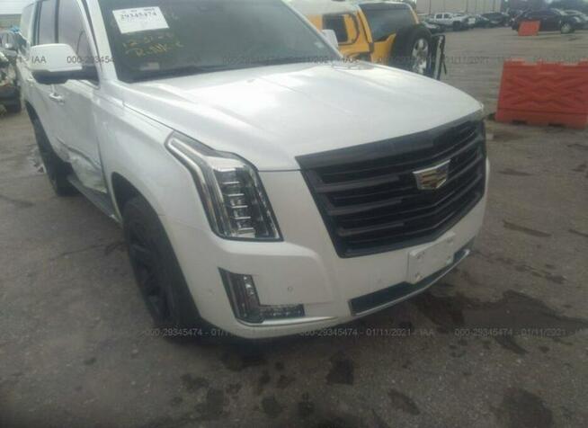 Cadillac Escalade 2017, 6.2L, uszkodzony bok