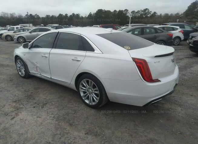 Cadillac XTS 2018, 3.6L, uszkodzony bok