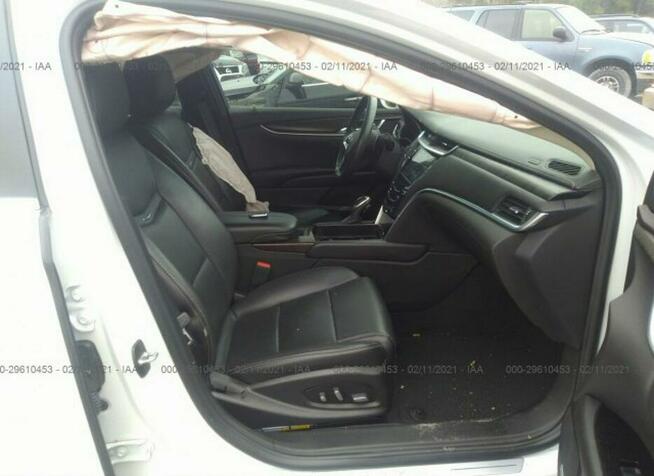 Cadillac XTS 2018, 3.6L, uszkodzony bok