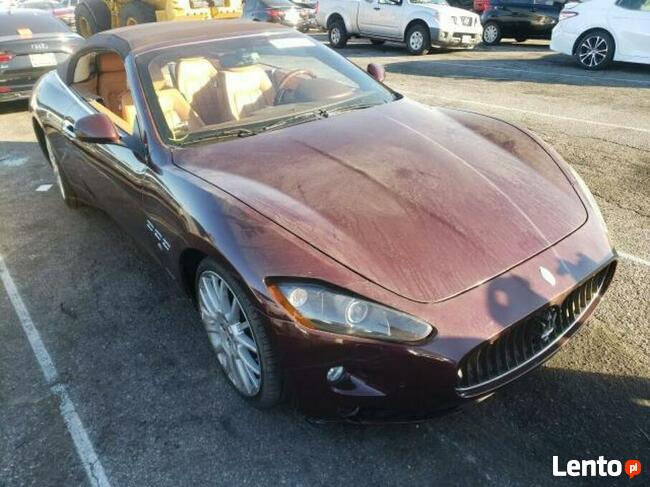 Maserati GranTurismo 2010, 4.7L, uszkodzone koło