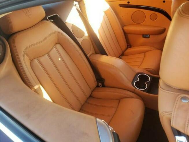 Maserati GranTurismo 2010, 4.7L, uszkodzone koło