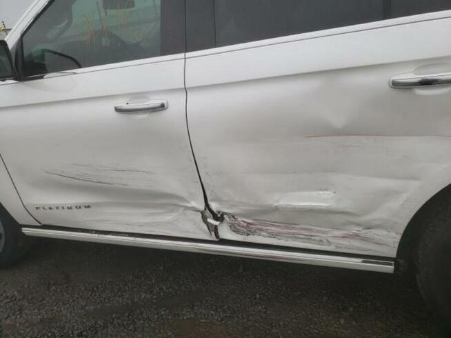Ford Expedition 2018, 3.5L, Platinum, uszkodzony bok