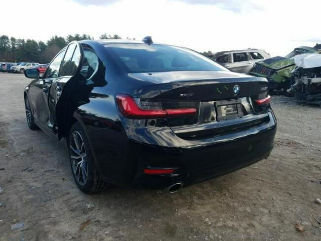 BMW 330 2020, 2.0L, 4x4, uszkodzony bok