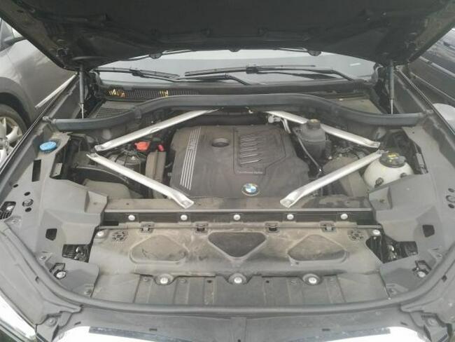 BMW X5 2019, 3.0L, 4x4, uszkodzony bok