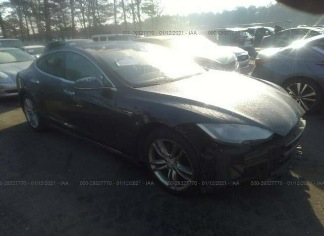 Tesla Model S 2016, 4x4, uszkodzony przód