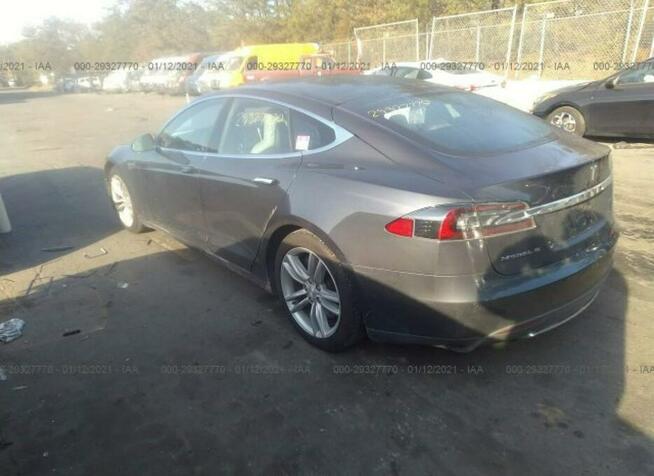 Tesla Model S 2016, 4x4, uszkodzony przód