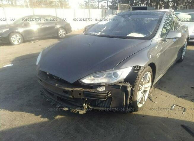 Tesla Model S 2016, 4x4, uszkodzony przód