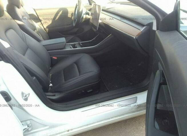 Tesla Model 3 2020, 4x4, uszkodzony tył