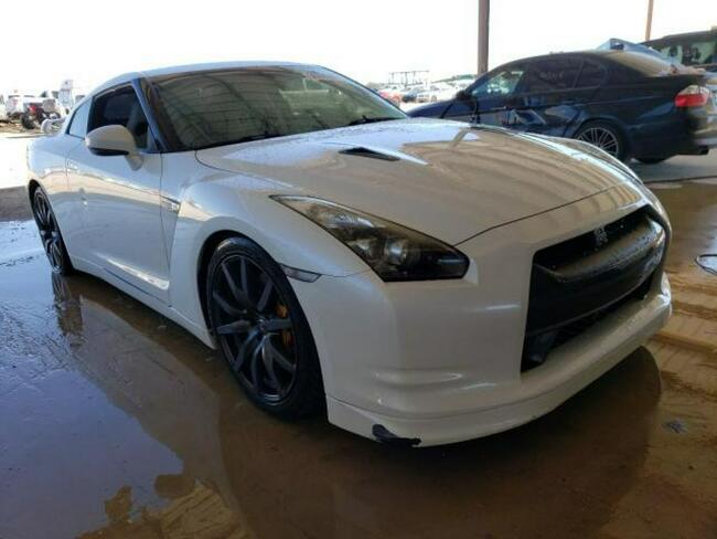 Nissan GT-R 2010, 3.8L, 4x4, Base, od ubezpieczalni