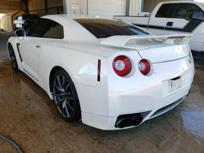 Nissan GT-R 2010, 3.8L, 4x4, Base, od ubezpieczalni