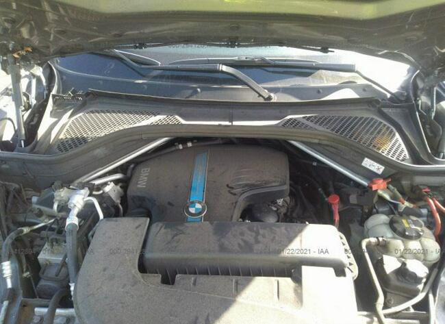 BMW X5 2016, 2.0L, 4x4, hybryda, uszkodzony bok