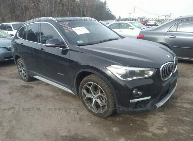 BMW X1 2017, 2.0L, 4x4, uszkodzony bok