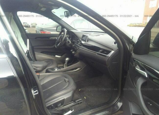 BMW X1 2017, 2.0L, 4x4, uszkodzony bok