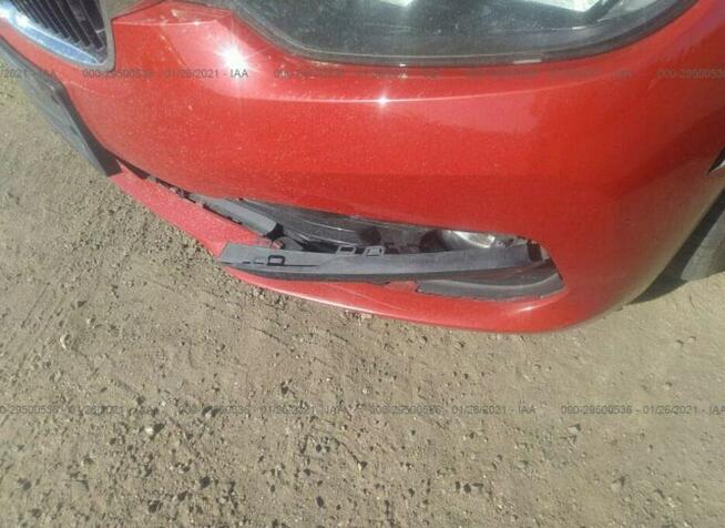 BMW 320 2016, 2.0L, lekko uszkodzony przód