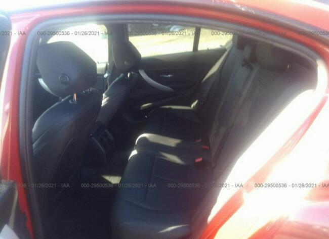 BMW 320 2016, 2.0L, lekko uszkodzony przód