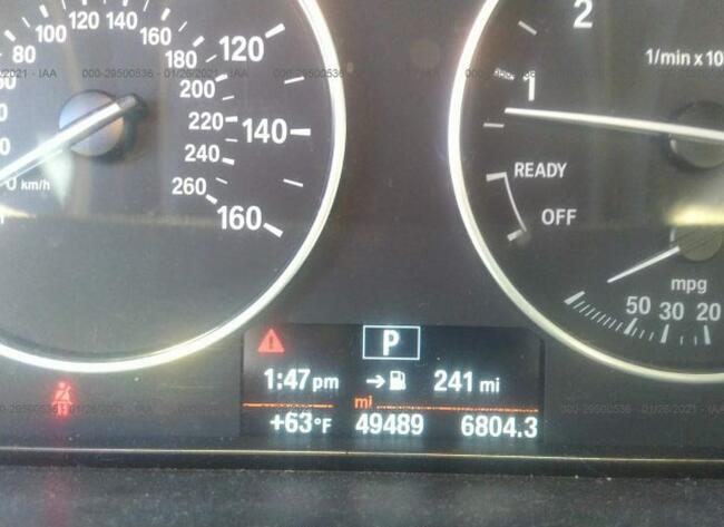 BMW 320 2016, 2.0L, lekko uszkodzony przód