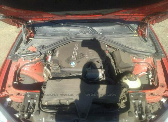 BMW 320 2016, 2.0L, lekko uszkodzony przód